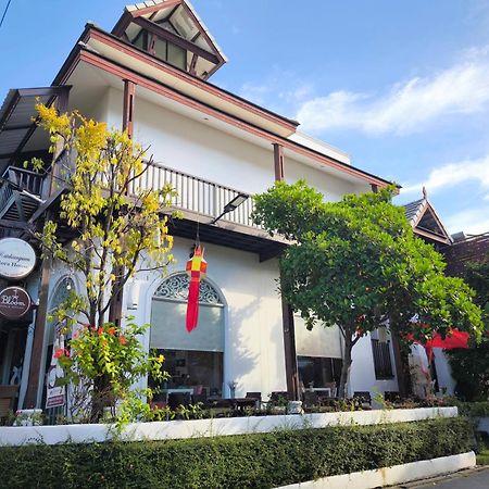 Ratchiangsaen Flora House Hotel Chiang Mai Exterior foto