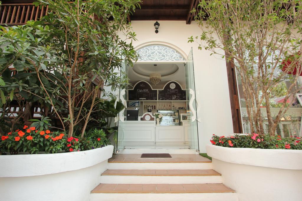 Ratchiangsaen Flora House Hotel Chiang Mai Exterior foto