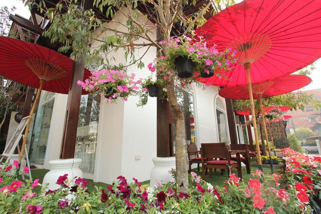 Ratchiangsaen Flora House Hotel Chiang Mai Exterior foto
