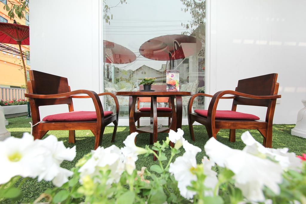 Ratchiangsaen Flora House Hotel Chiang Mai Exterior foto