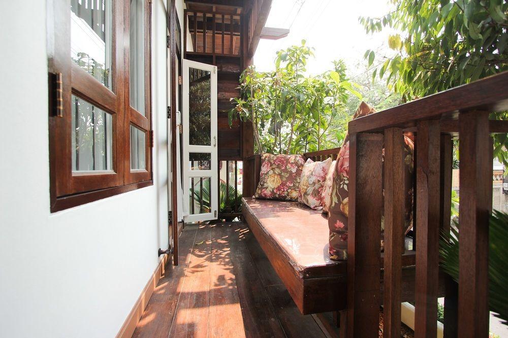 Ratchiangsaen Flora House Hotel Chiang Mai Exterior foto