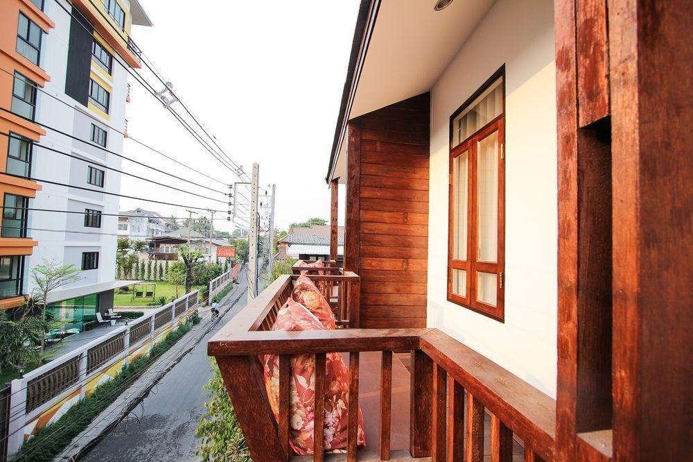 Ratchiangsaen Flora House Hotel Chiang Mai Exterior foto