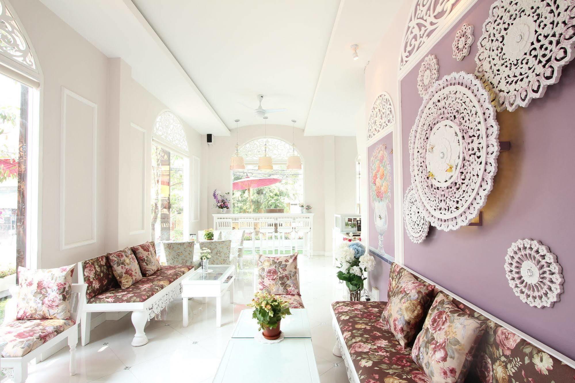 Ratchiangsaen Flora House Hotel Chiang Mai Exterior foto
